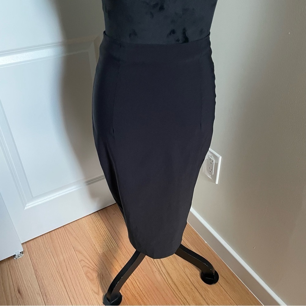 Avenue Montaigue Black Stella Skirt Pencil Pull On Elastic Viscose EUC Size 2